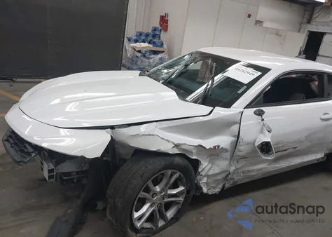 2021 Chevrolet Camaro Rwd 1Ls z USA, uszkodzony, nr VIN 1G1FB1RX9M0117813